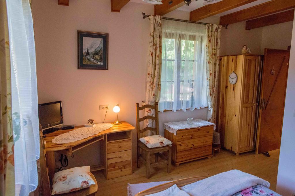 Willa Nad Popradem Bed & Breakfast Piwniczna-Zdroj Exterior foto